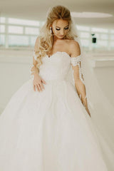 Elegant Off the shoulder Sweetheart Tulle Ball Gown Long Wedding Dress with Sleeves