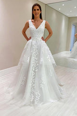 Long A-line V-neck Sleeveless Tulle Appliques Lace Backless Wedding Dresses