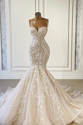 Charming Sweetheart Sleeveless Long Mermaid Wedding Dress with Appliques