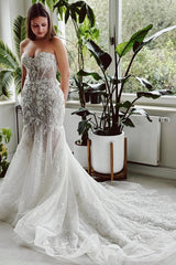 Plus Size Strapless Tulle Long Mermaid Wedding Dress with Appliques Lace