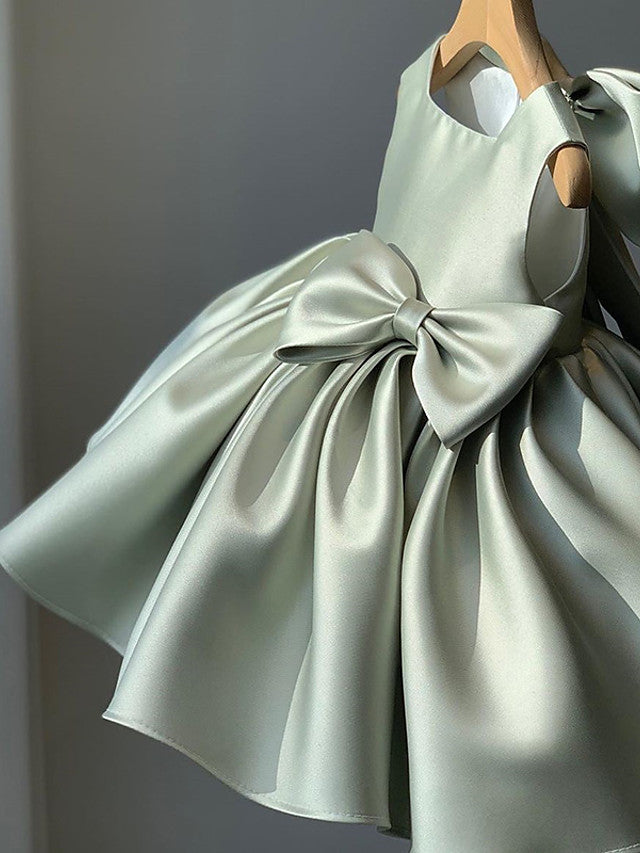 Short Ball Gown Satin Sleeveless Square Neck Party Flower Girl Dresses with Bow