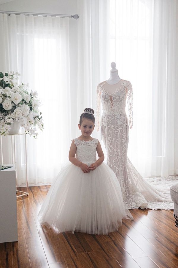 Cute Tulle Ivory Sleeveless Ball Gown Flower Girl Dresses