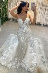 V-Neck Backless Mermaid Tulle Appliques Lace Long Wedding Dress