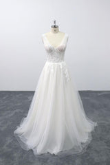 Long A-line Lace-up V-neck Appliques Tulle Wedding Dress