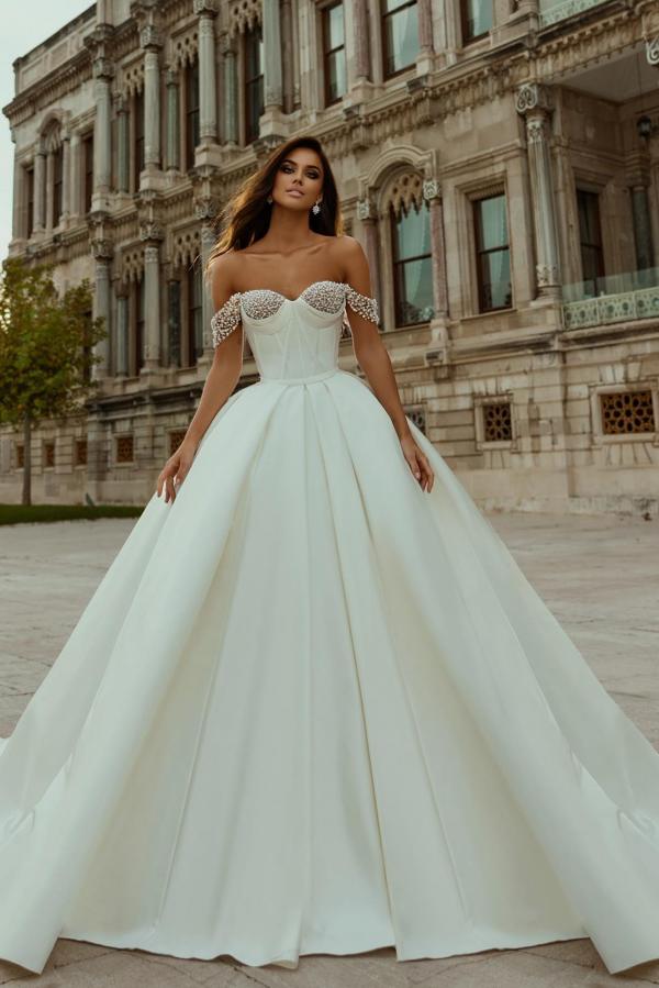Vintage Long Ball Gown Strapless Off the Shoulder Floor Length Wedding Dress