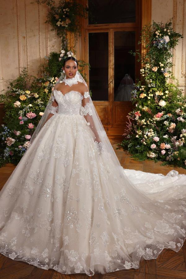 Flower Tulle Strapless A-line Long Wedding Dress with Appliques Lace