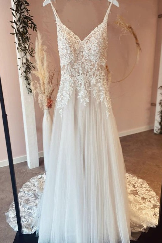 Long A-Line Spaghetti Straps Sweetheart Tulle Wedding Dress With Appliques Lace